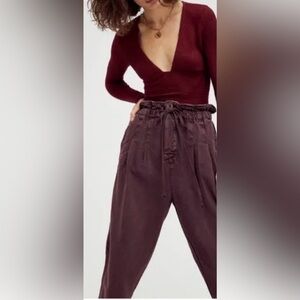 Free People Margate Pleated Paperbag High-Rise Trouser Pants Vina Wine Size‎ XS